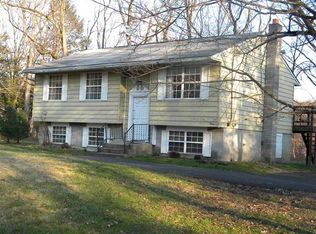 1042 Creek Locks Rd, Rosendale, NY 12472