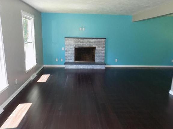 3rd image of 10 Highland Dr