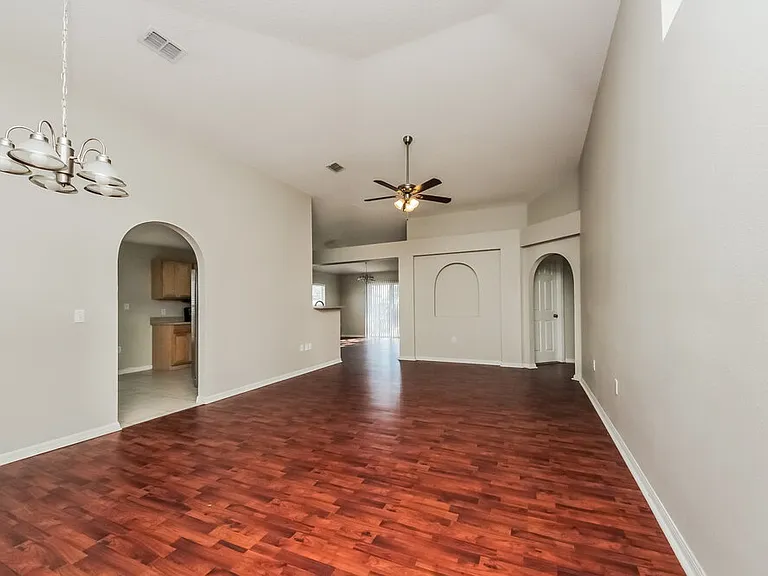 2923 Elbib Dr — Photo 3