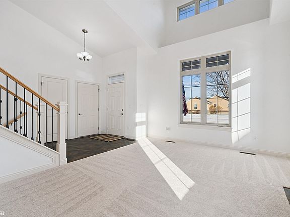 4th image of 705 Yorkshire St