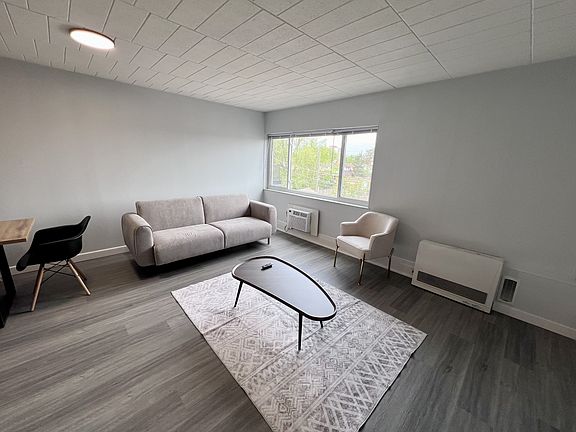 4th image of 180 Tecumseh Rd E #6