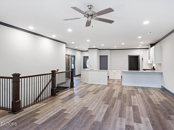 4th image of 1164 Meadow Walk Ln