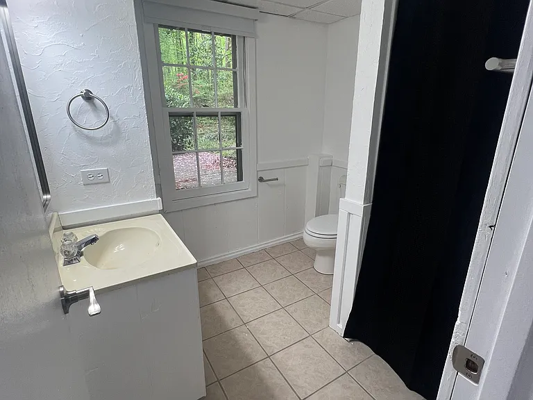 1439 Brookcliff Dr — Photo 4