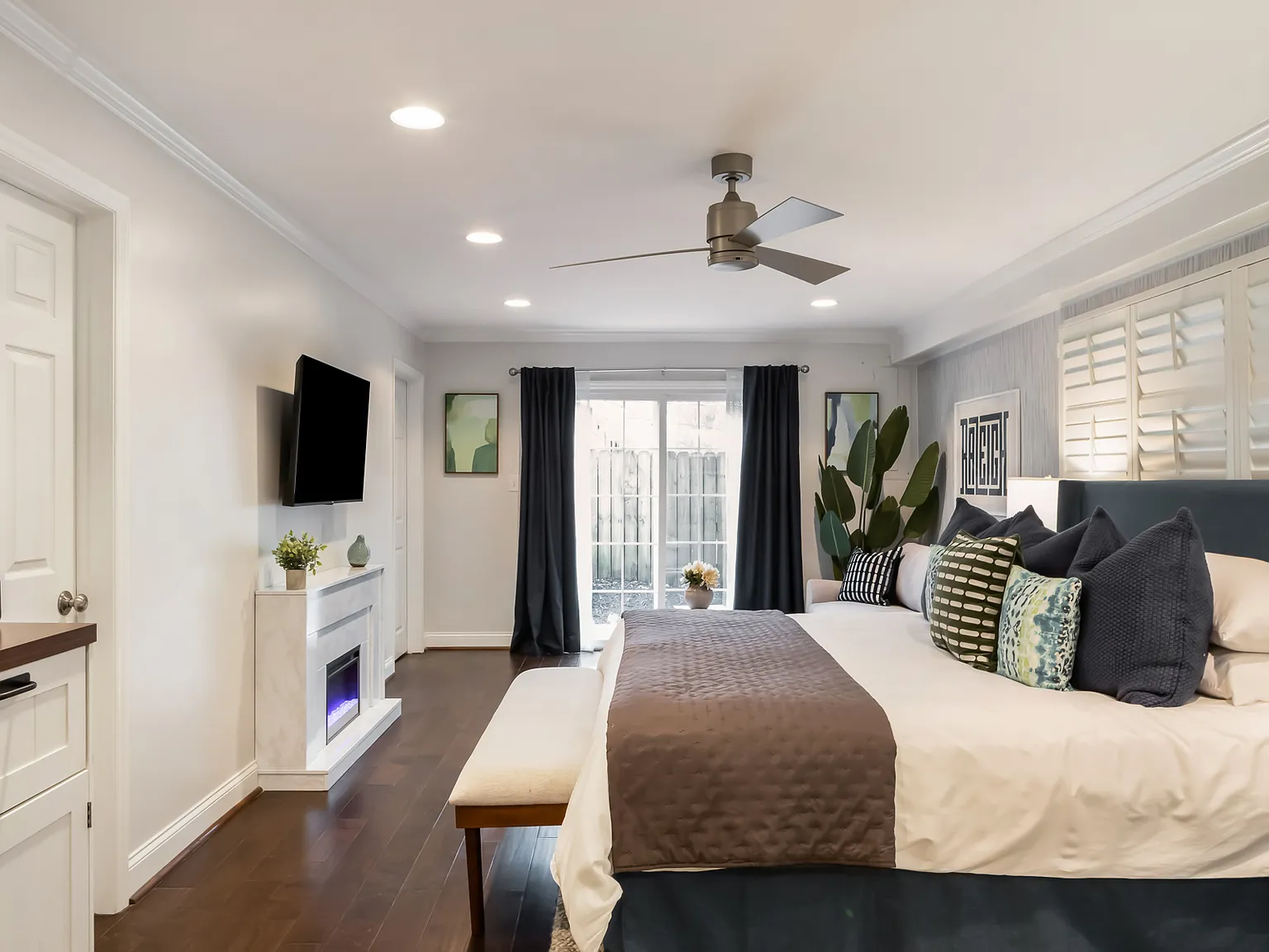 4 bed, 3118 sqft, $8,500 — Photo 4