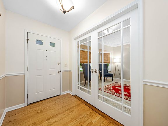 5th image of 2260 Salisbury Dr