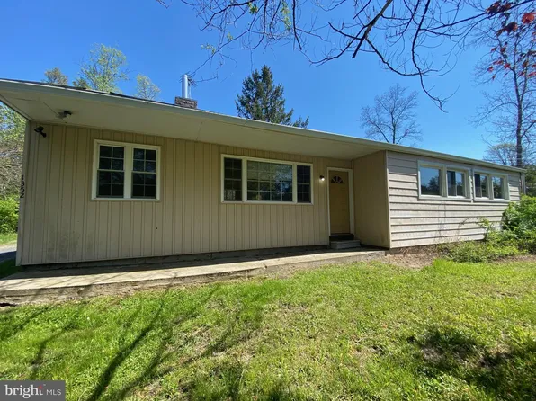 1352 Clemmers Mill Rd, Schwenksville, PA 19473
