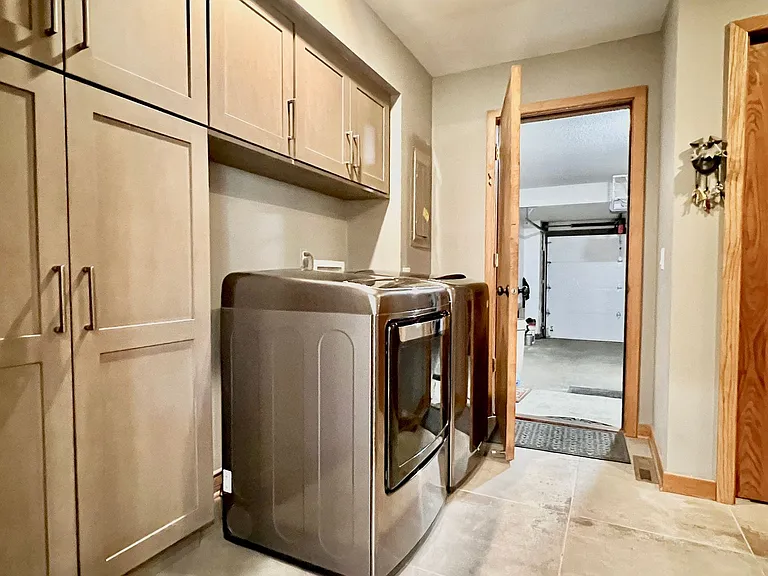 6245 Summit Ct — Photo 26