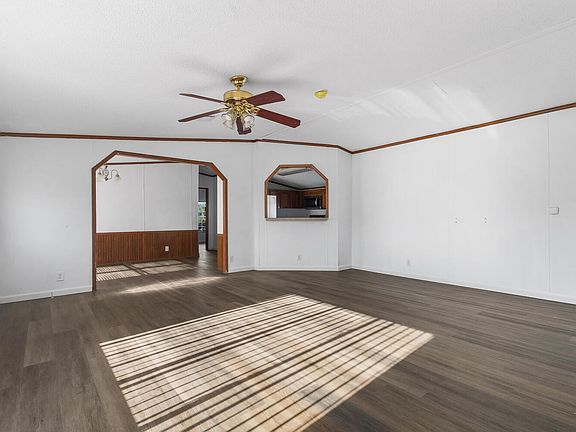 5th image of 3360 Williams Ave