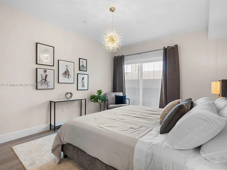1938 Jackson St #306 — Photo 7