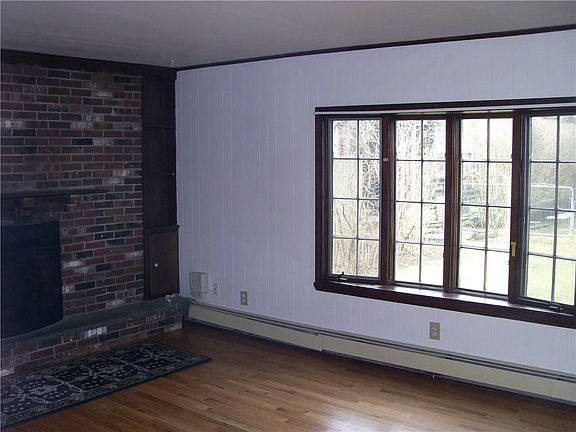 2nd image of 39 Northup St