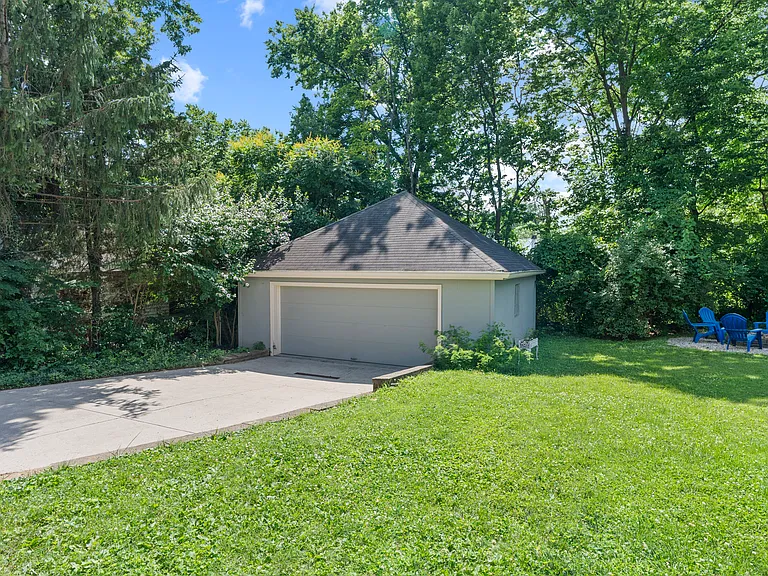 3669 Stettinius Ave — Photo 38