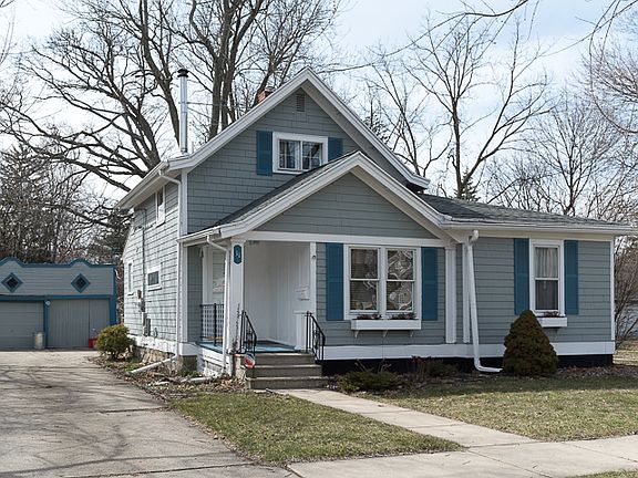 2nd image of 11 N Wallace Blvd