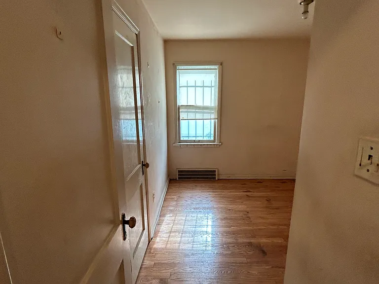 19820 Lyndon St — Photo 13
