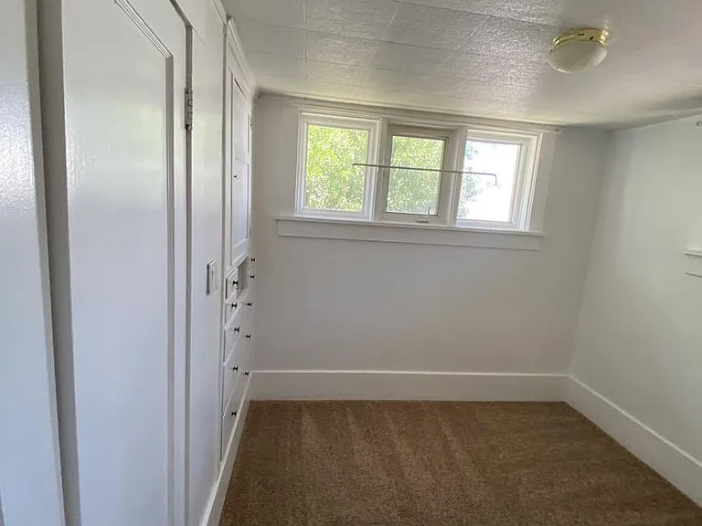 227 N 400 E — Photo 7