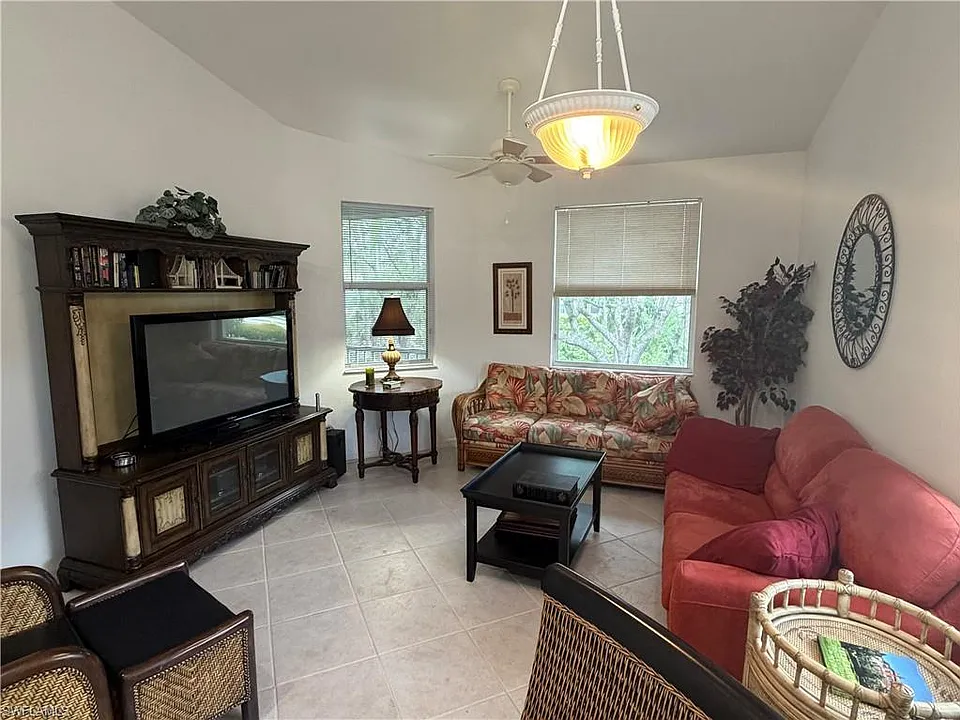 1305 Mariposa Cir #1204