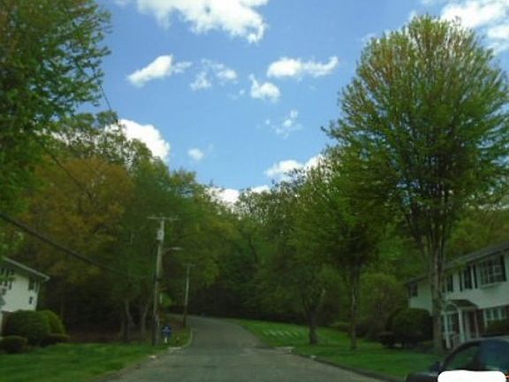 Exterior Neighborhood (street photo)