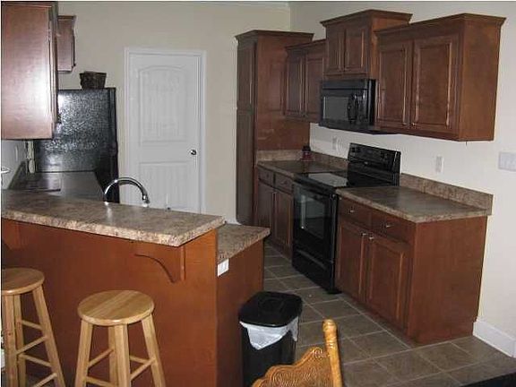 2nd image of 105 Nandina Ct