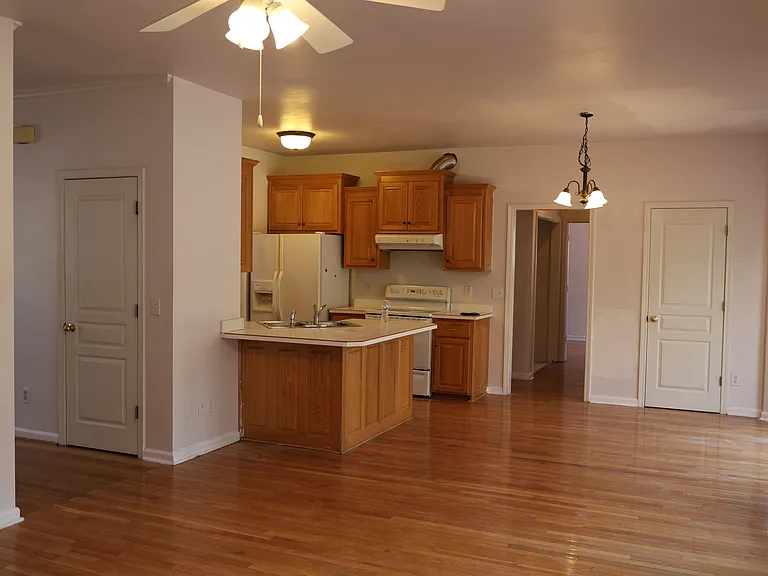 7109 Still Spring Hollow Dr — Photo 4
