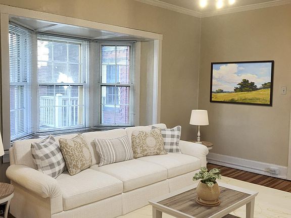 4th image of 1540 N Grant St #266923927