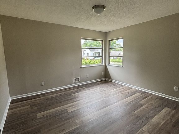 2nd image of 524 55th St