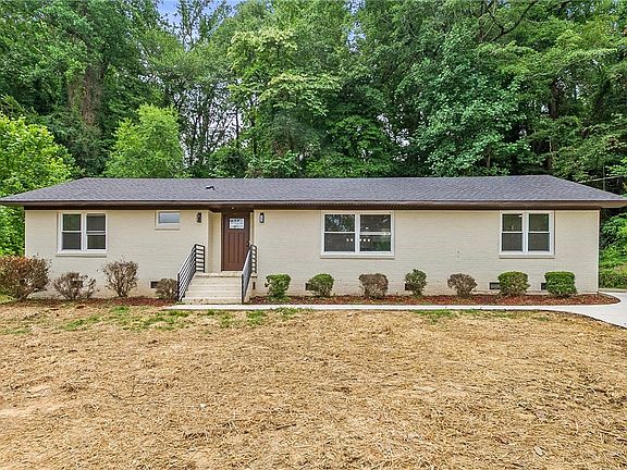 2nd image of 7 Dogwood Ln
