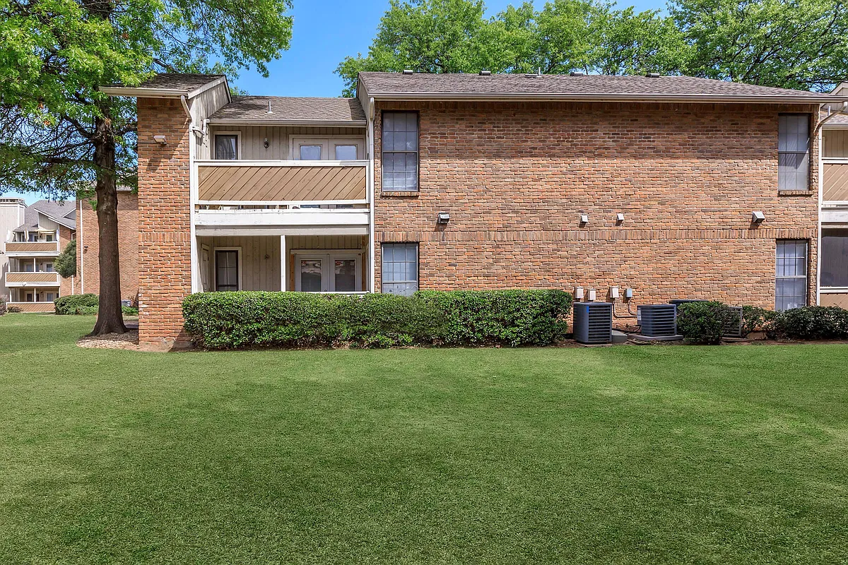 Building Photo - Lincoln Glens Apartments