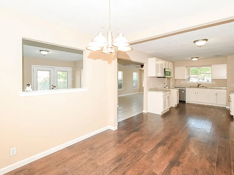 6038 Sandwick Dr — Photo 7