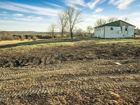 3rd image of 997 E 394th Road