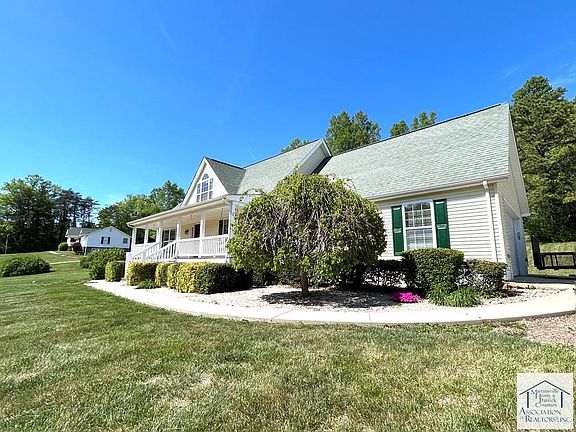 3rd image of 1297 Animal Clinic Rd