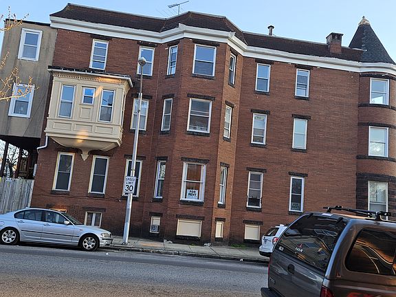 2nd image of 2843 Saint Paul St