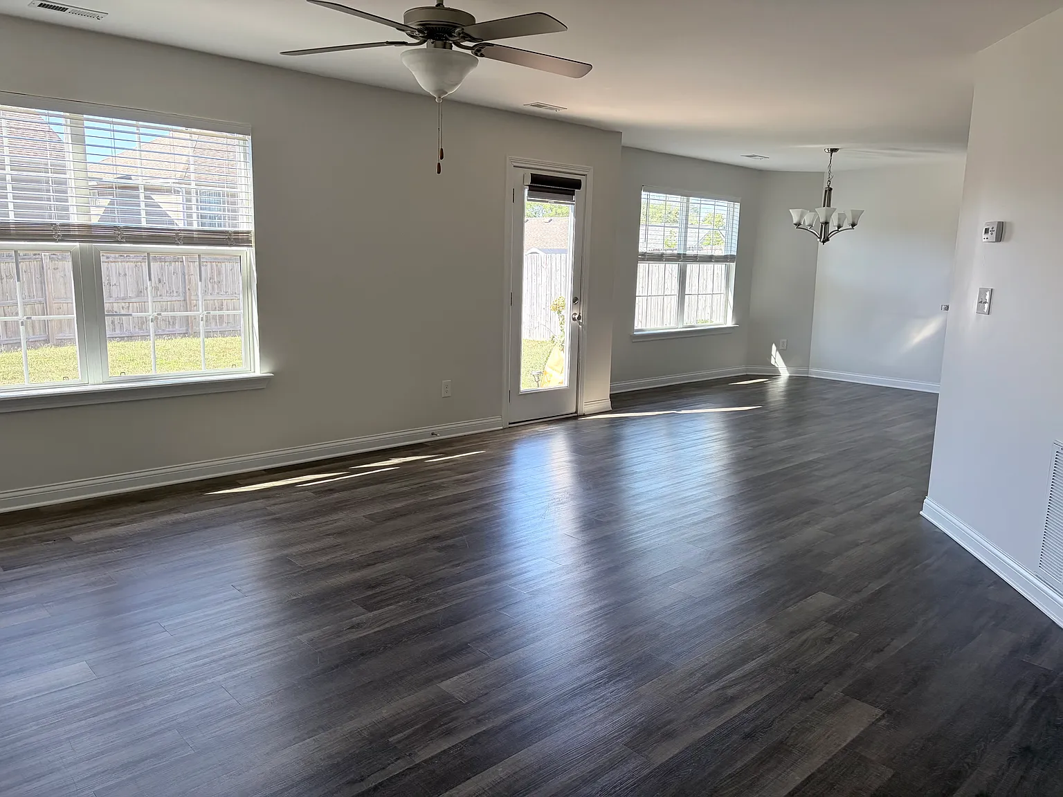 3 bed, 2.5 bath, 1793 sqft, $2,100 — Photo 3