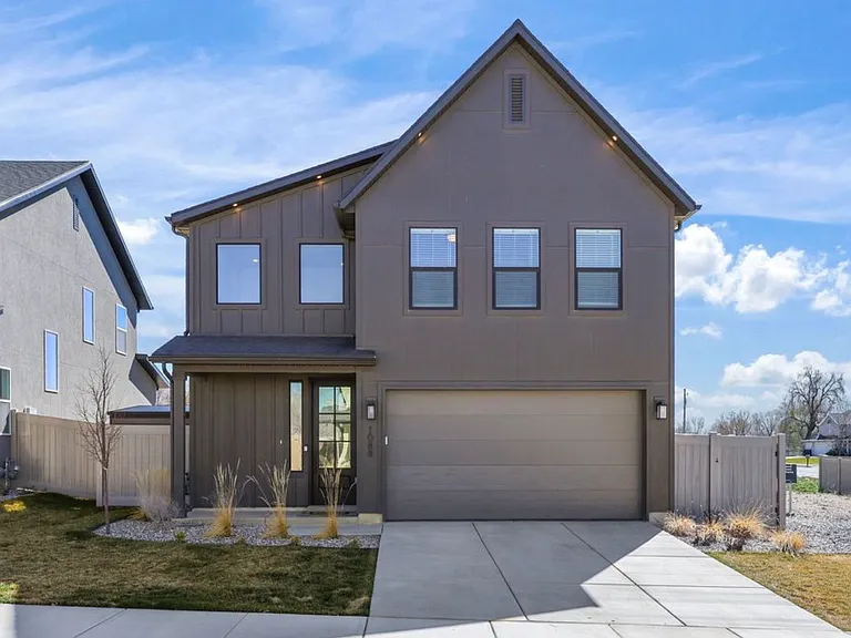 1088 W Audrey Ln — Photo 1