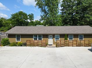 16 Woodstock Ln, Asheville, NC 28806