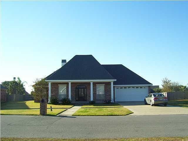 1st image of 202 Cresthill Dr