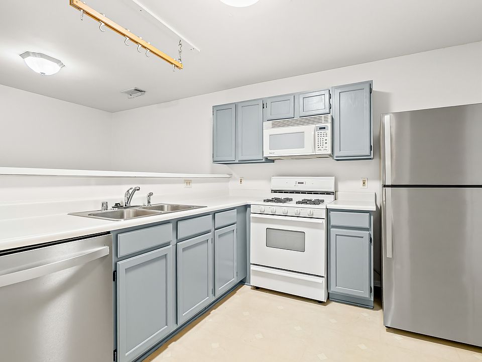 Kitchen (hardware for cabinets coming soon!)