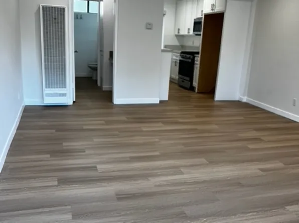 999 E Locust St #17, Pasadena, CA 91106