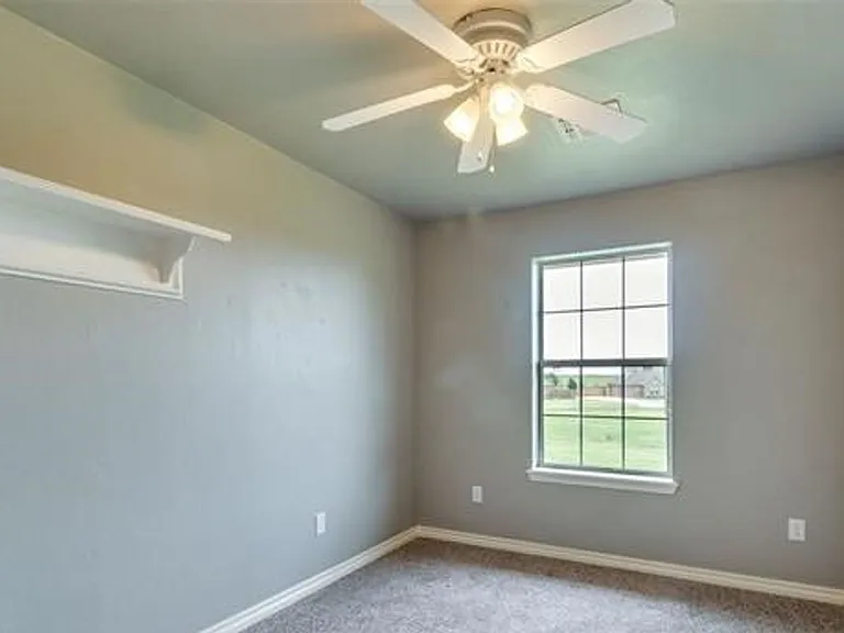 640 SW Dani Ann Ln — Photo 17