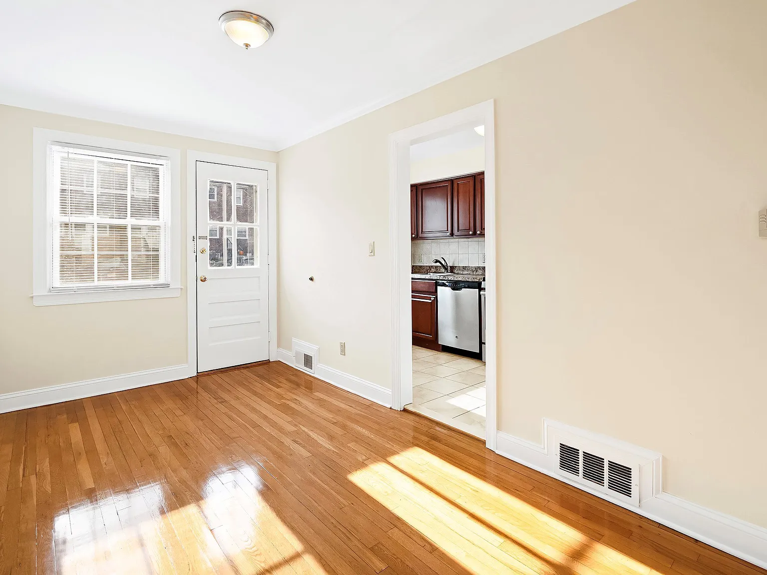 Towne Gardens Townhomes — Photo 4