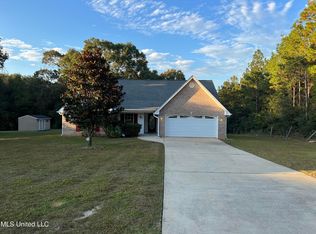 113 Cedar Wood Dr, Perkinston, MS 39573