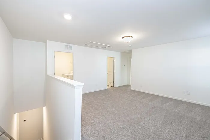 105 Luna Ln — Photo 12