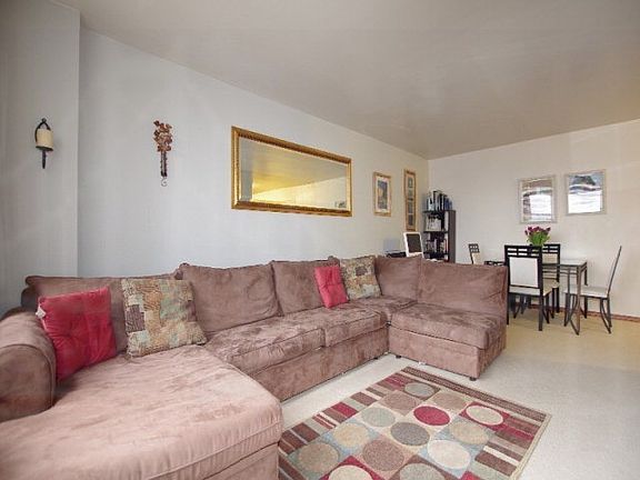 3rd image of 5900 Arlington Ave APT 5A