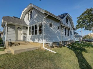 976 S 56th St, West Allis, WI 53214