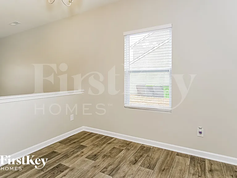 309 Connect Dr — Photo 7