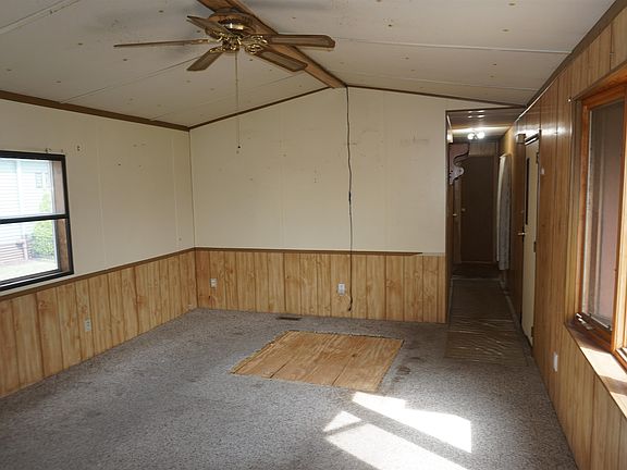 2nd image of 1004 E Campion Blvd