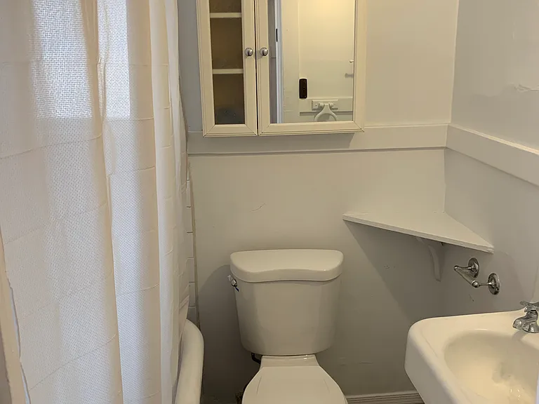 306 Walter St SE — Photo 6