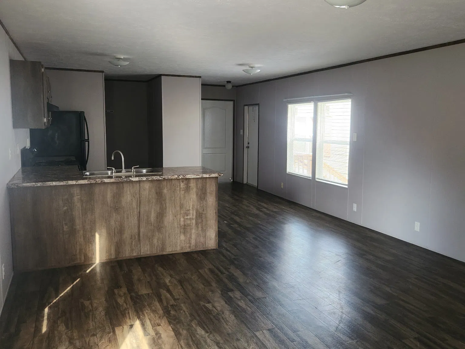 3 bed, $1,099 — Photo 3