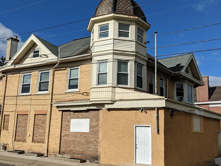 839 Broadway — Photo 11