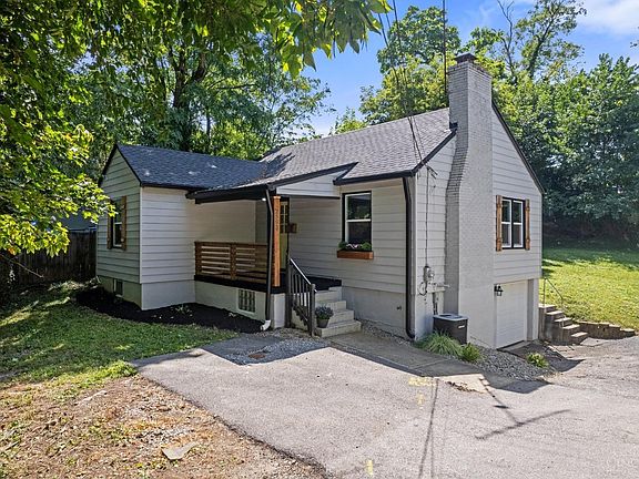 2nd image of 2593 Irving Pl