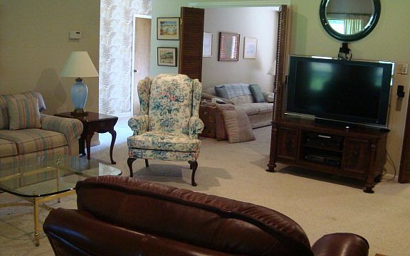3rd image of 304 Woodhaven Dr