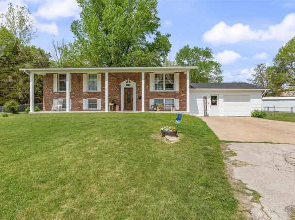 1045 Westwood Dr, Sainte Genevieve, MO 63670